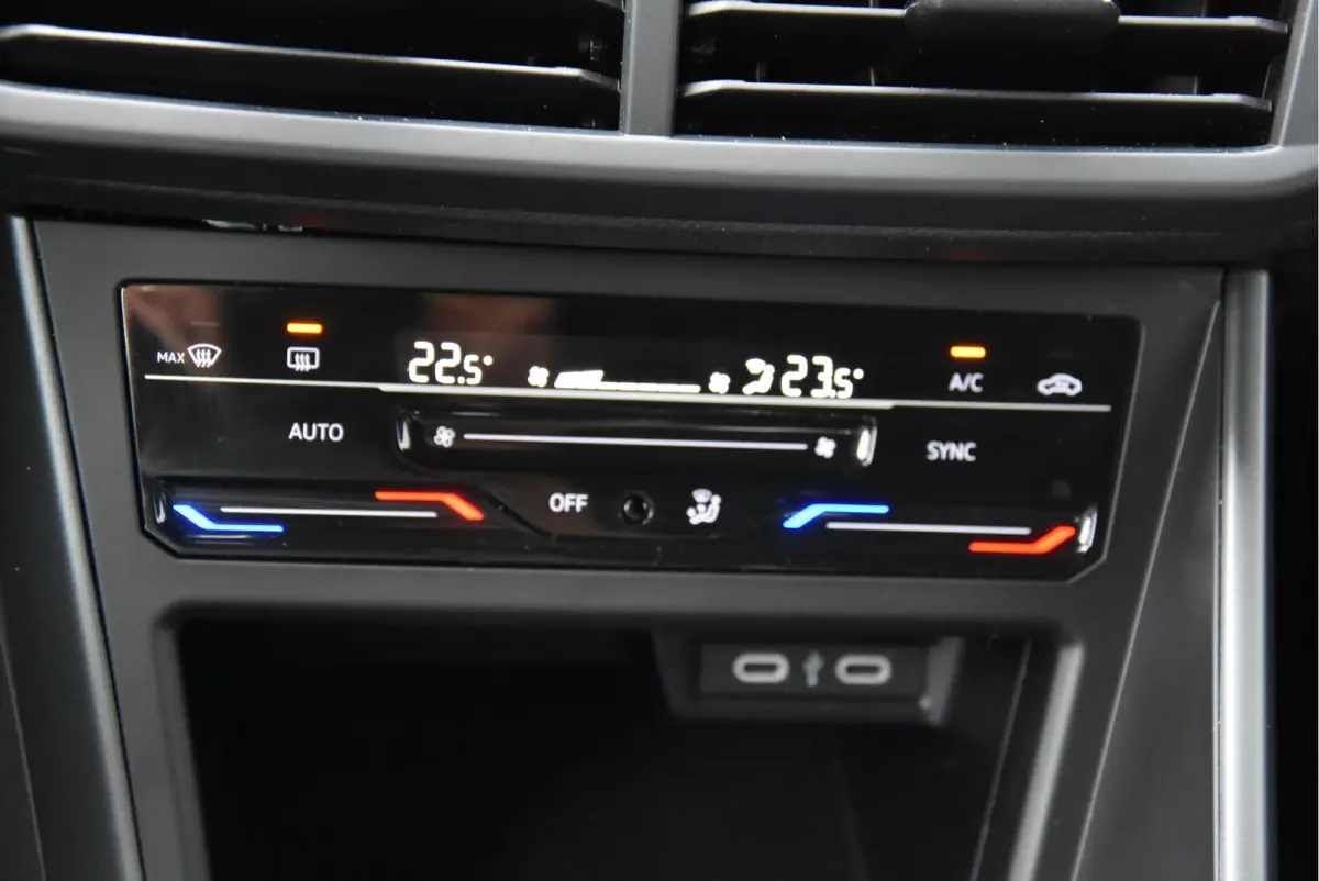 1.0 TSI 2 X R-Line Fabrieks garantie Nieuwstaat! NAP