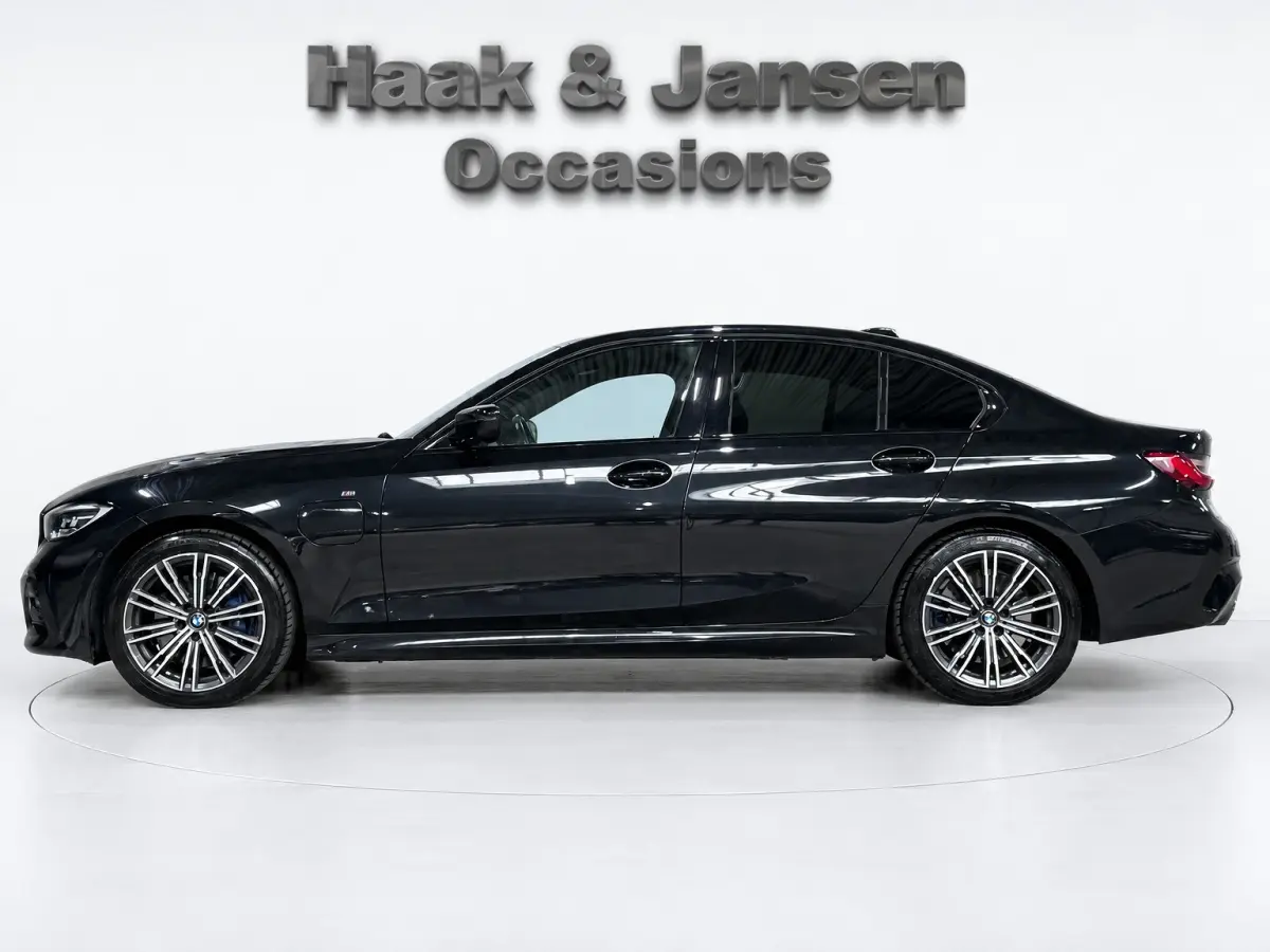330e eDrive Edition M-Pakket Harman Kardon Stoelverwarming Leer