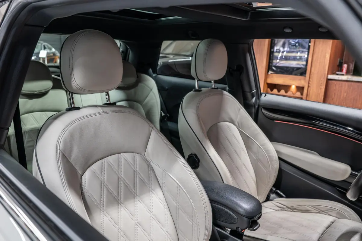 MINI Yours 33 kWh SOH93% | Schuifdak | Adapt. cruise | Sportstoelen | NL Auto
