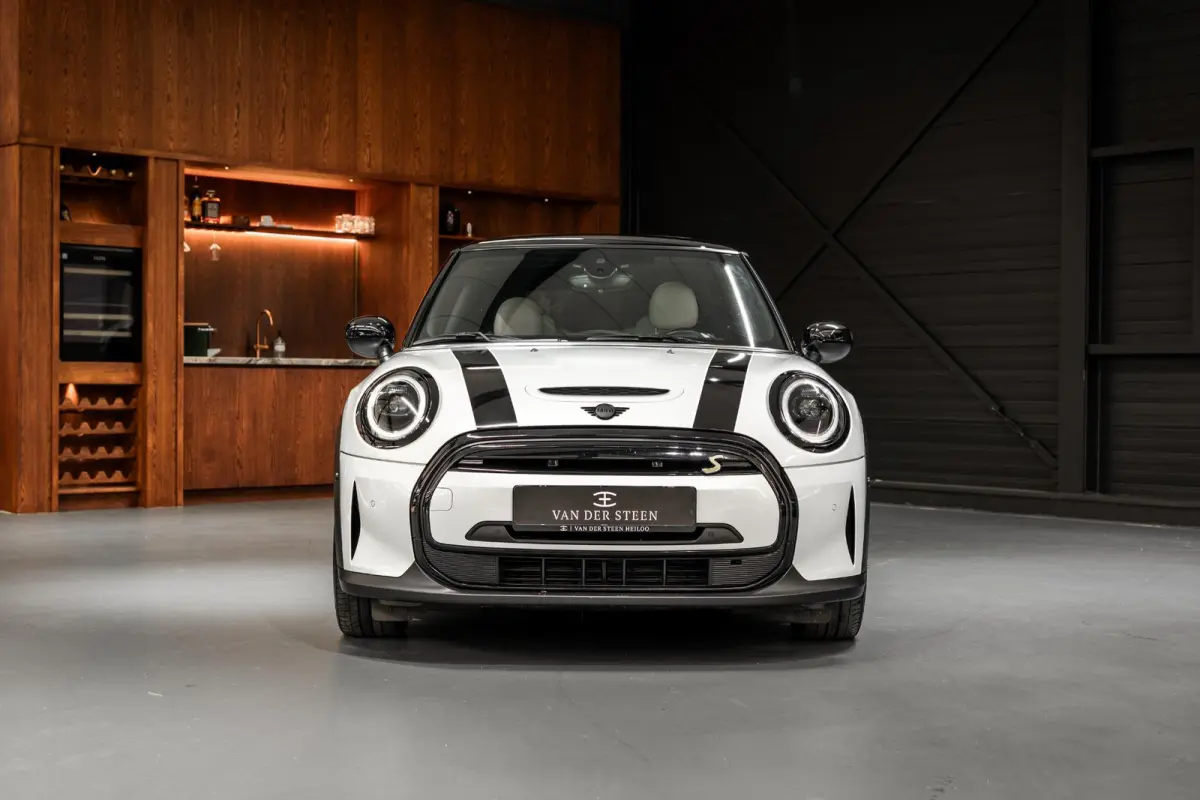 MINI Yours 33 kWh SOH93% | Schuifdak | Adapt. cruise | Sportstoelen | NL Auto