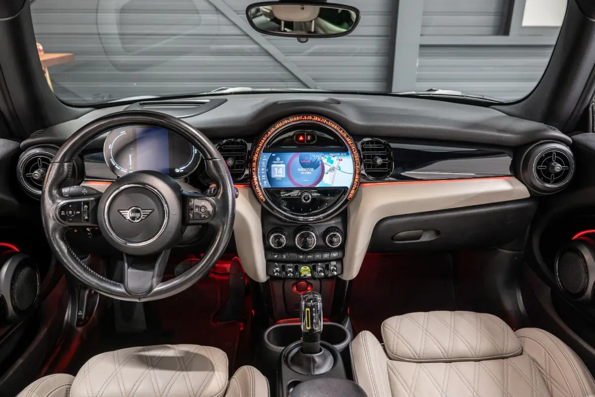 MINI Yours 33 kWh SOH93% | Schuifdak | Adapt. cruise | Sportstoelen | NL Auto