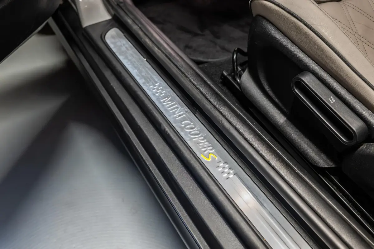 MINI Yours 33 kWh SOH93% | Schuifdak | Adapt. cruise | Sportstoelen | NL Auto