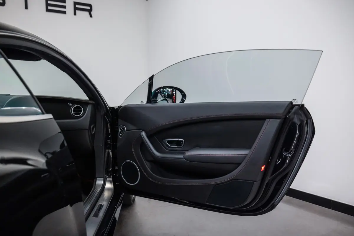 4.0 V8 S Btw auto, (€ 53.677,69 Ex B.T.W) DEALER AUTO Carbon interieur