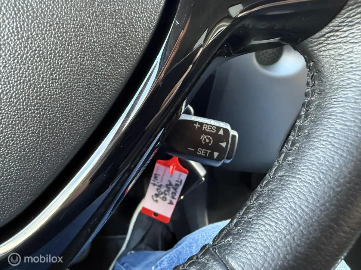1.0 VVT-i x-play CAMERA | CARPLAY | TOPSTAAT