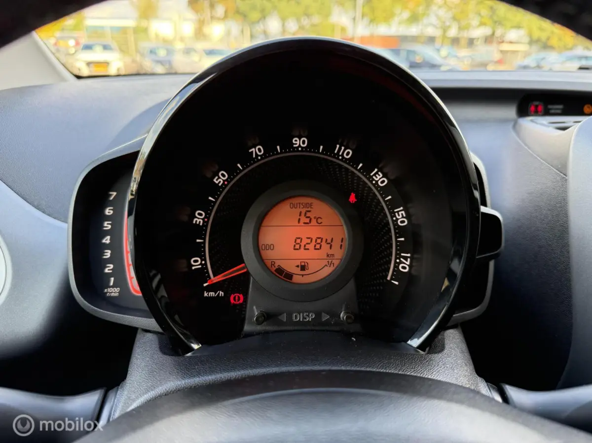 1.0 VVT-i x-play CAMERA | CARPLAY | TOPSTAAT