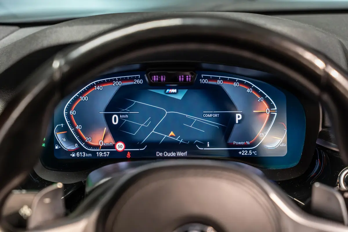 520i Business Edition Plus Sensatec M Sport | Dealer Onderhouden | Elektr. Trekhaak