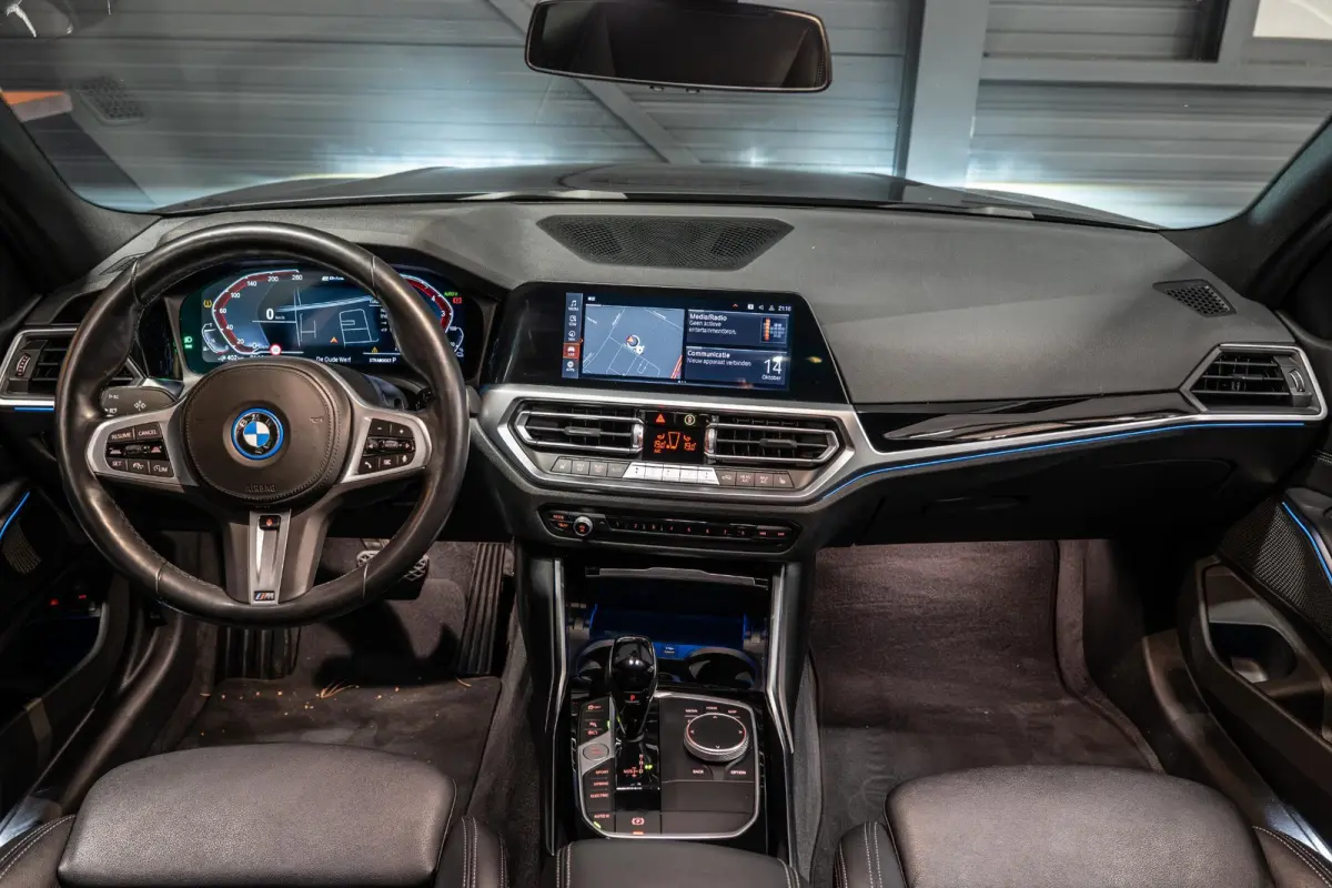 330e Business Edition Plus M Sport | Stuurwielverwarming | Dealer Onderhouden