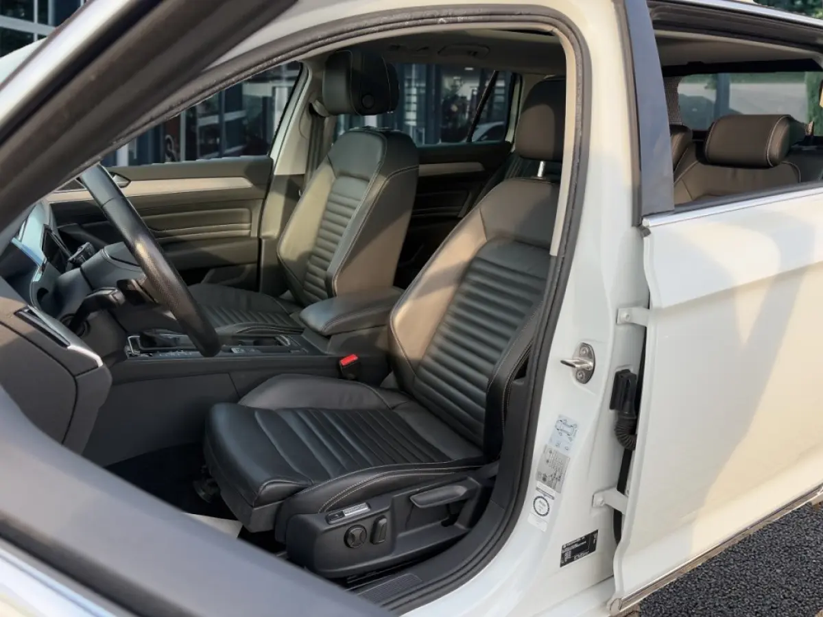 1.4 TSI GTE LEDER/PANO-DAK/TREKHAAK/360CAM/E-KLEP/HUD/ACC/STOEL+STUURVERW