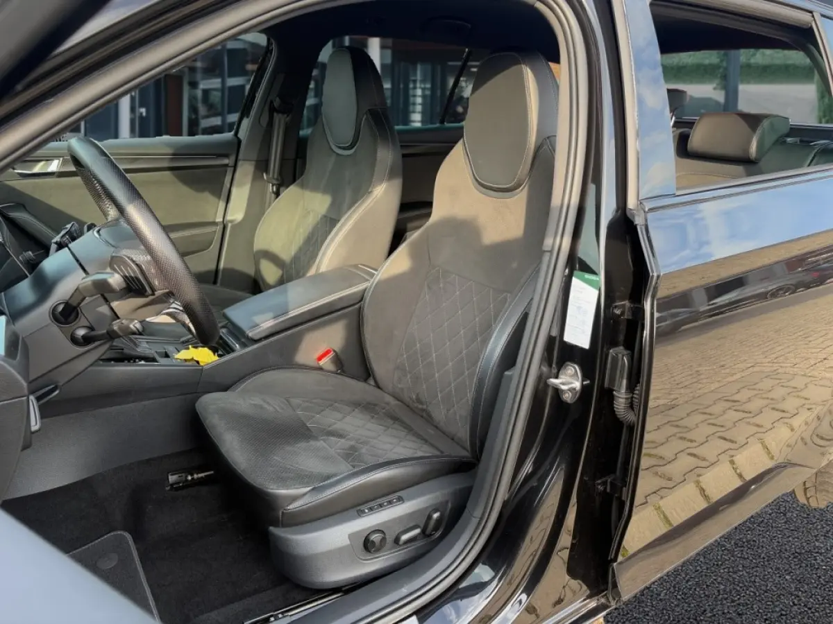 2.0 TDI DSG SPORTLINE TREKHAAK/PDC/ELEK-KLEP/ACC/MEM/STOEL+STUURVERW
