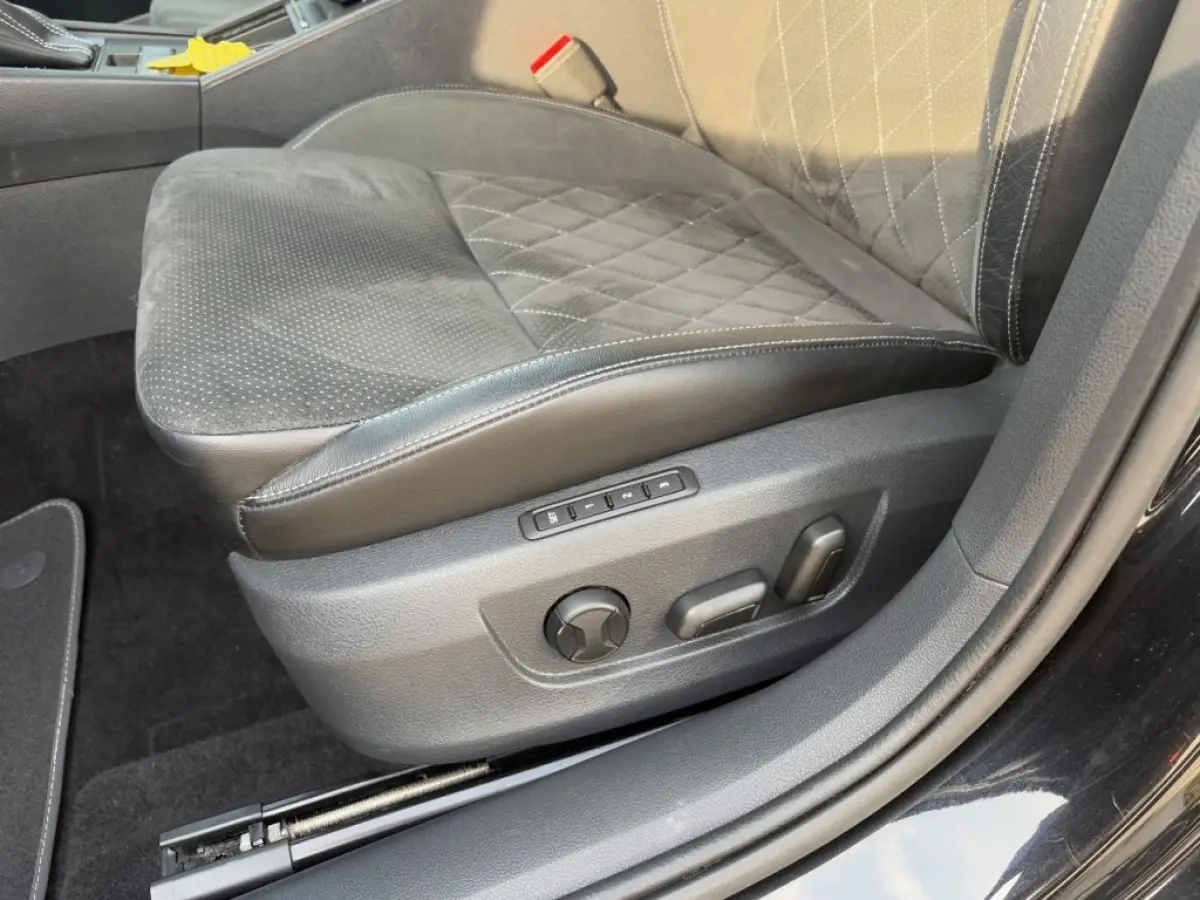 2.0 TDI DSG SPORTLINE TREKHAAK/PDC/ELEK-KLEP/ACC/MEM/STOEL+STUURVERW
