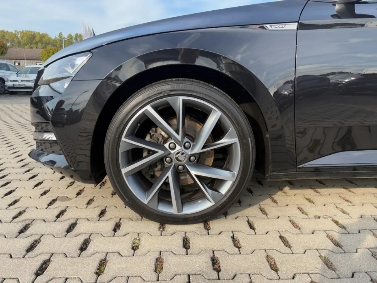 2.0 TDI DSG SPORTLINE TREKHAAK/PDC/ELEK-KLEP/ACC/MEM/STOEL+STUURVERW