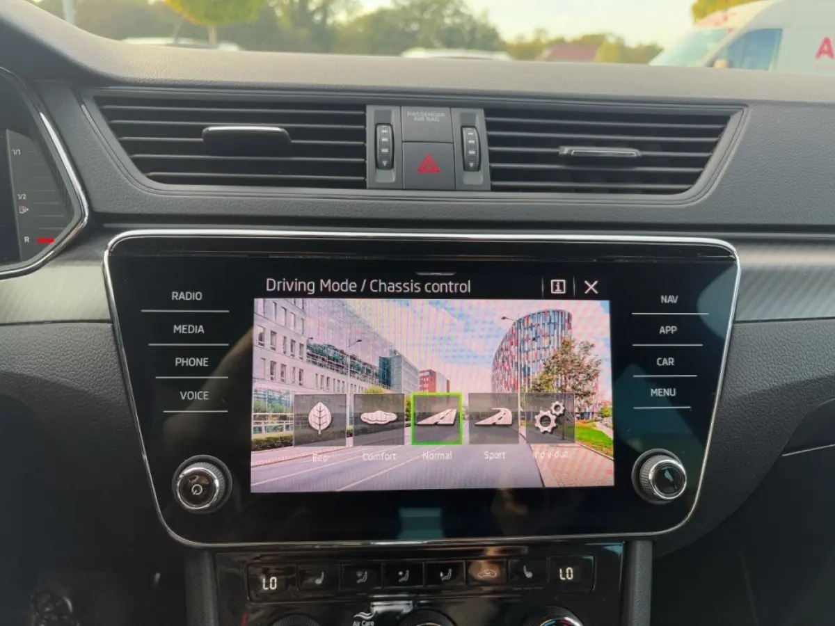 2.0 TDI DSG SPORTLINE TREKHAAK/PDC/ELEK-KLEP/ACC/MEM/STOEL+STUURVERW
