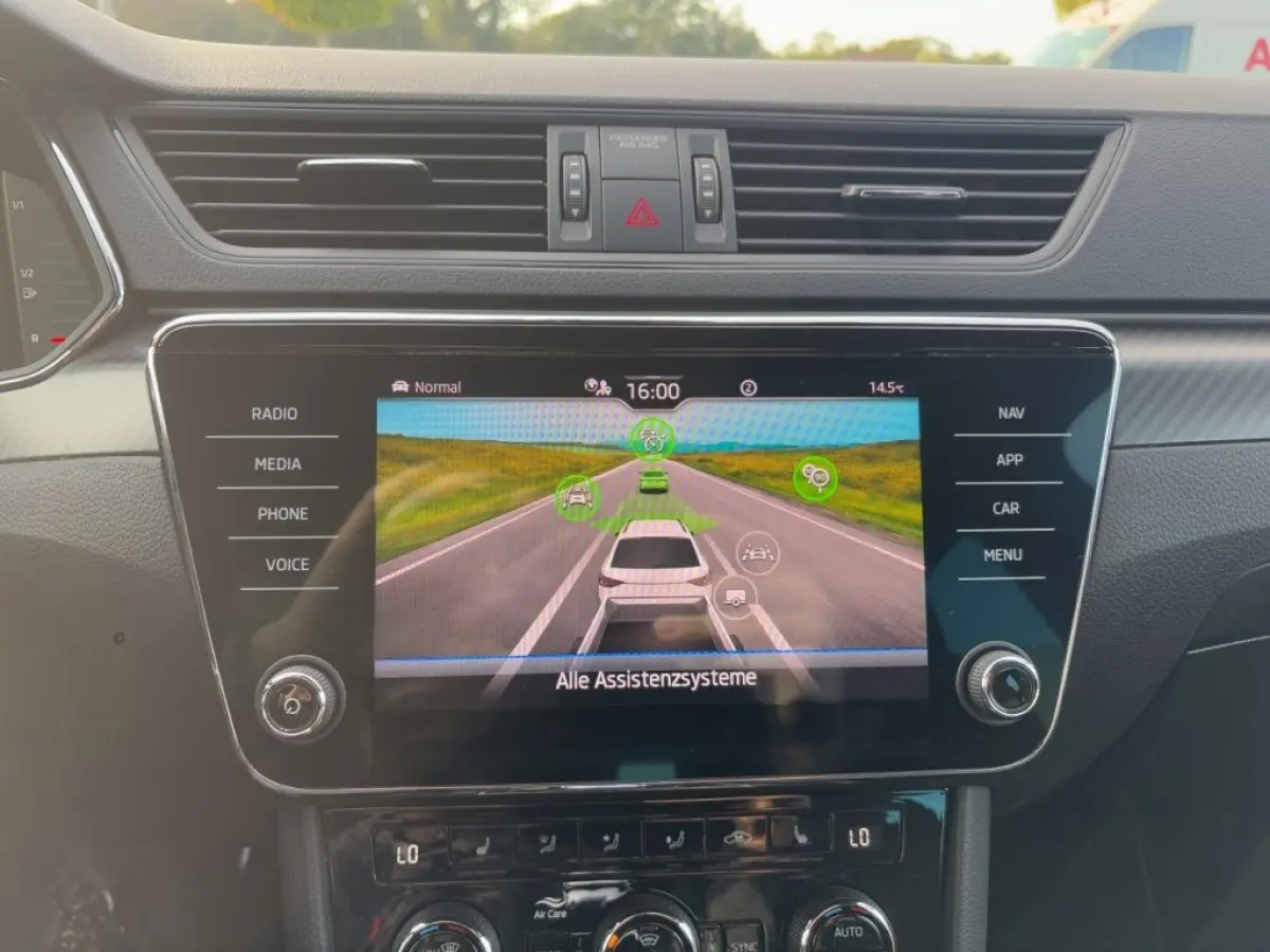 2.0 TDI DSG SPORTLINE TREKHAAK/PDC/ELEK-KLEP/ACC/MEM/STOEL+STUURVERW