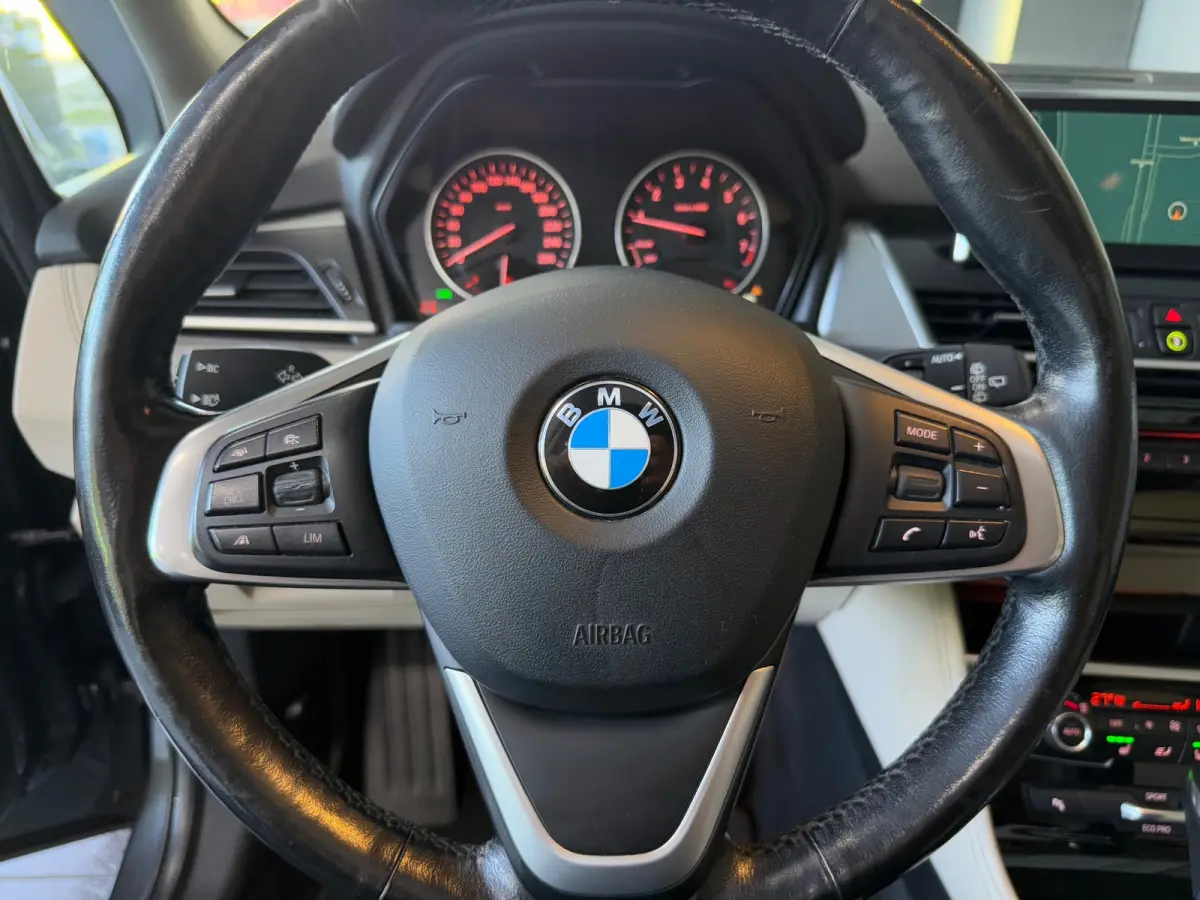 218i 7p. High Executive|PANO
