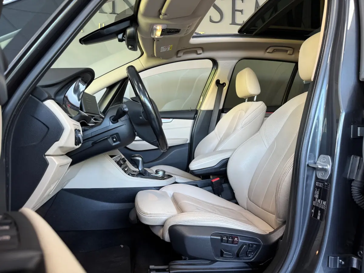 218i 7p. High Executive|PANO