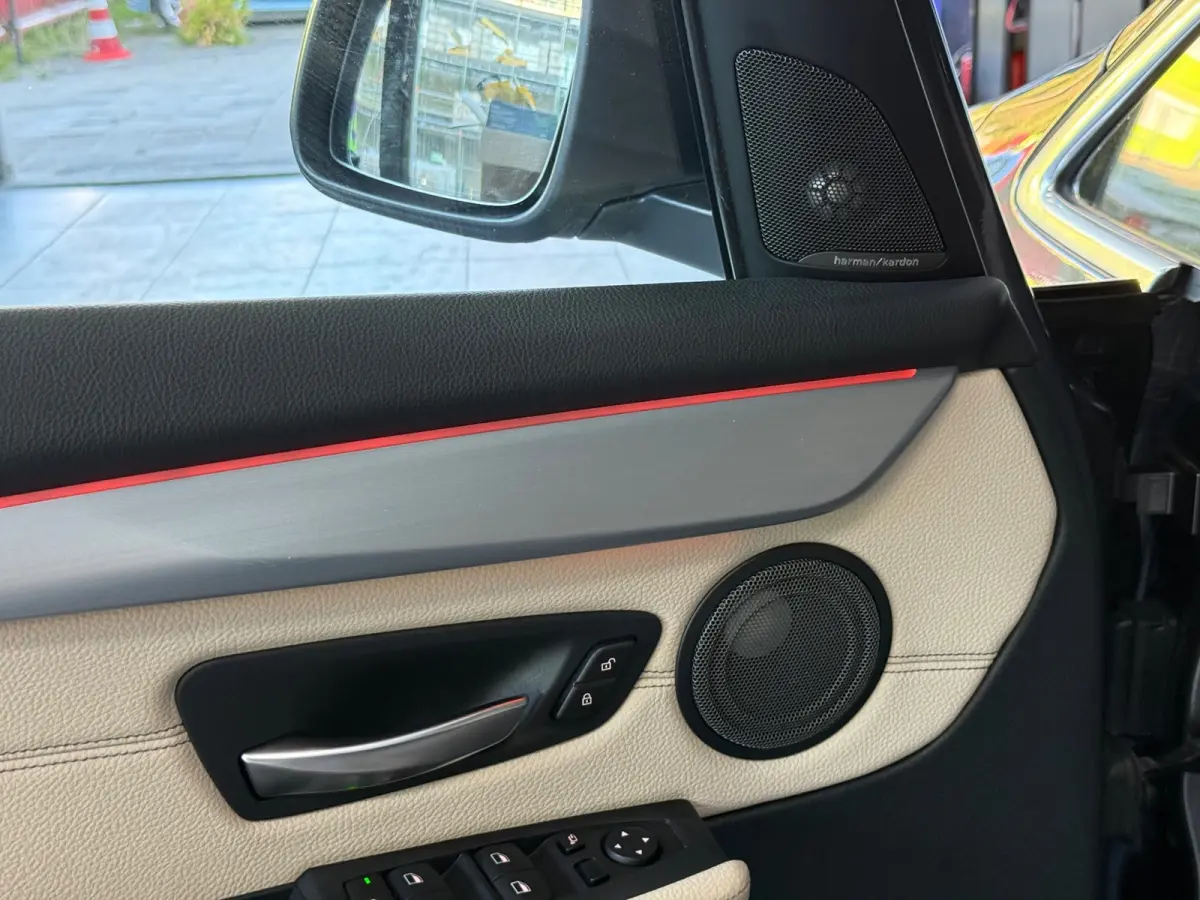218i 7p. High Executive|PANO