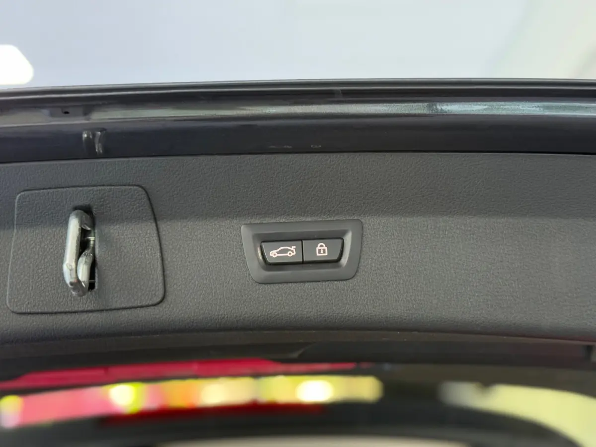 218i 7p. High Executive|PANO
