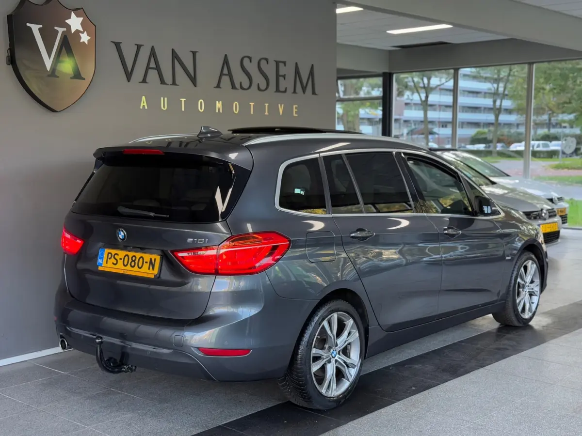 218i 7p. High Executive|PANO