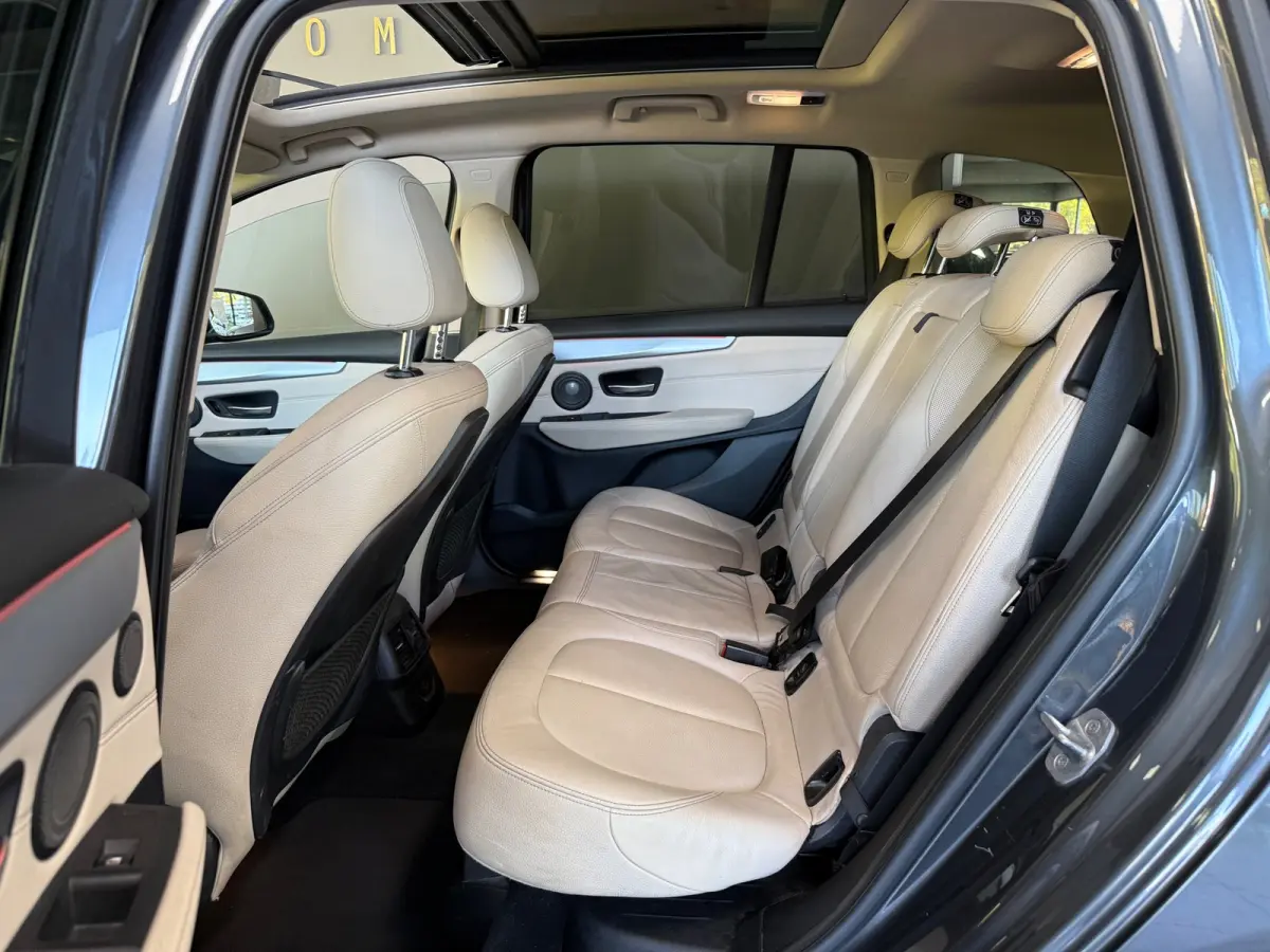 218i 7p. High Executive|PANO
