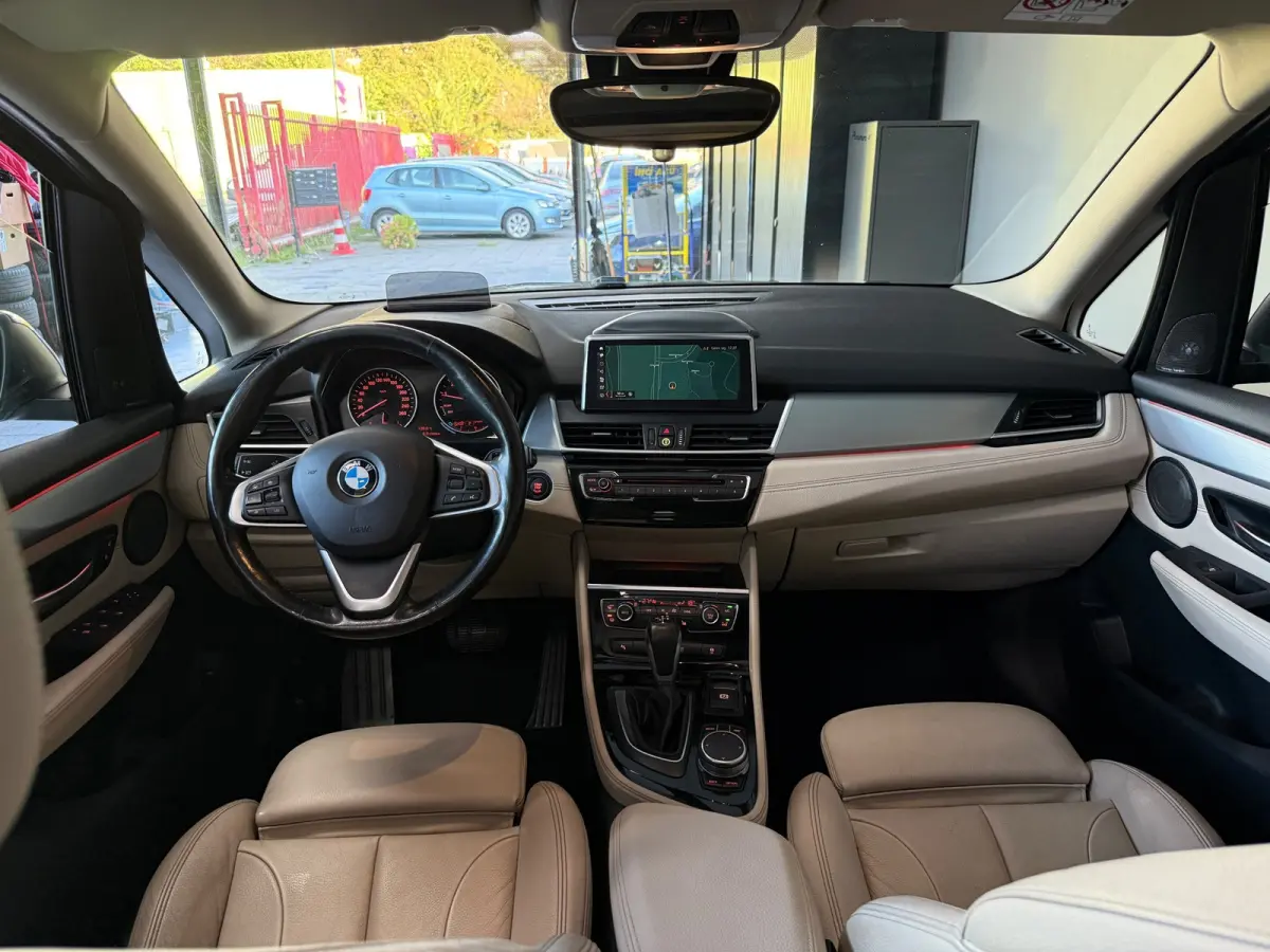 218i 7p. High Executive|PANO