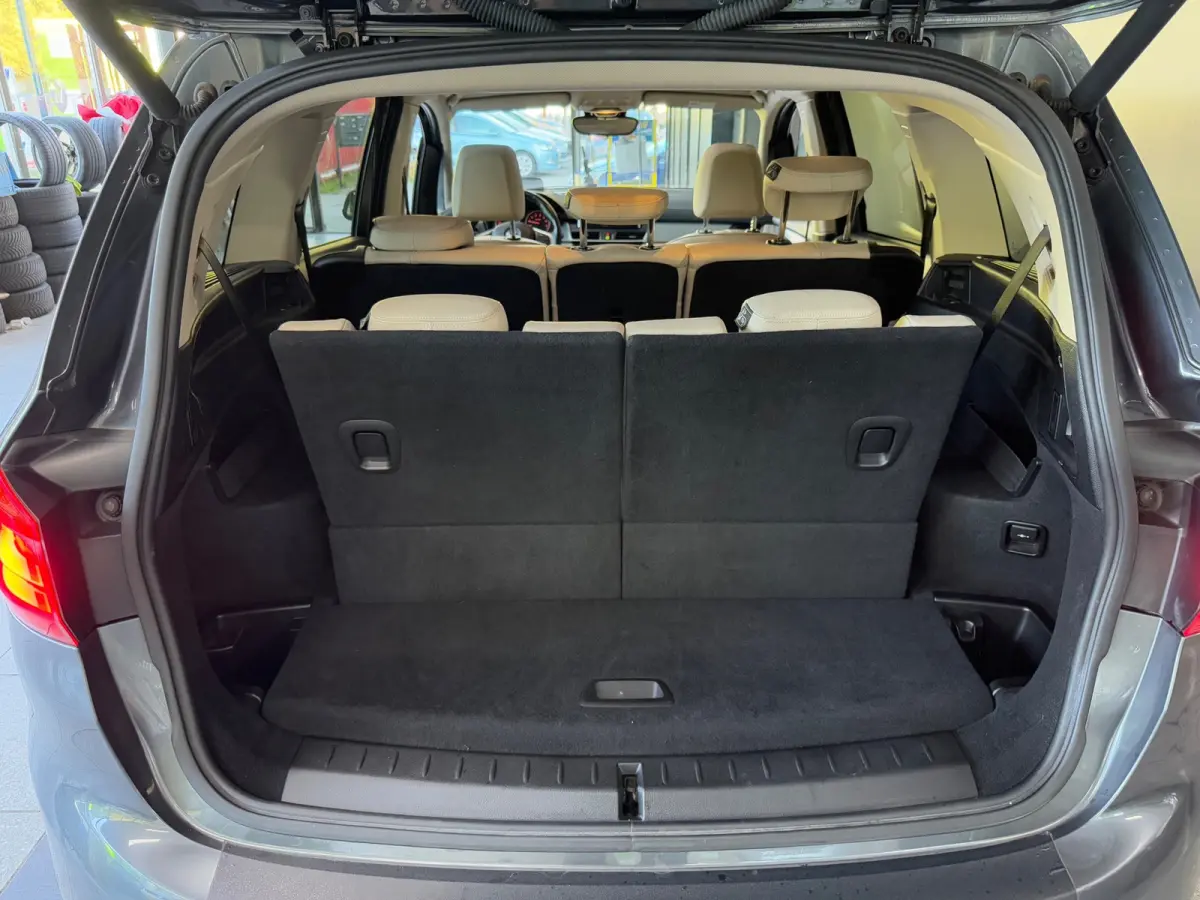 218i 7p. High Executive|PANO