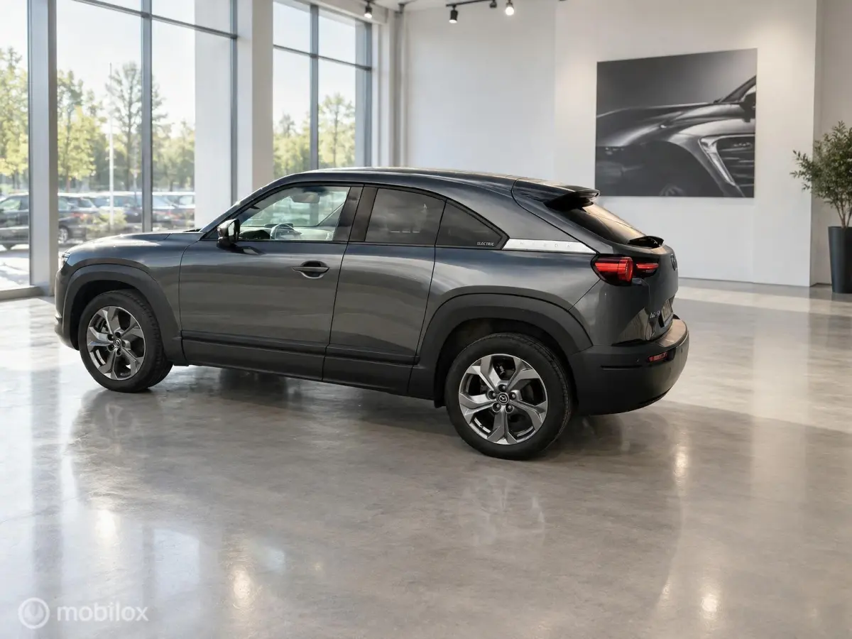 e-SkyActiv 145 | SOH 94% | ACCUGARANTIE| HUD | STOEL- & STUURVERWARMING | ADAPTIVE CRUISE | CAMERA | KEYLESS