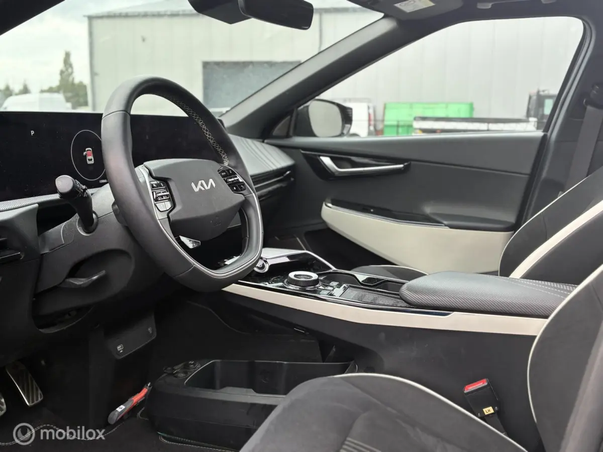 GT-Line 77.4 kWh RWD | SOH 100% | 360° CAMERA | HEAD-UP DISPLAY | PANORAMADAK | STOELKOELING | STOEL- & STUURVERWARMING