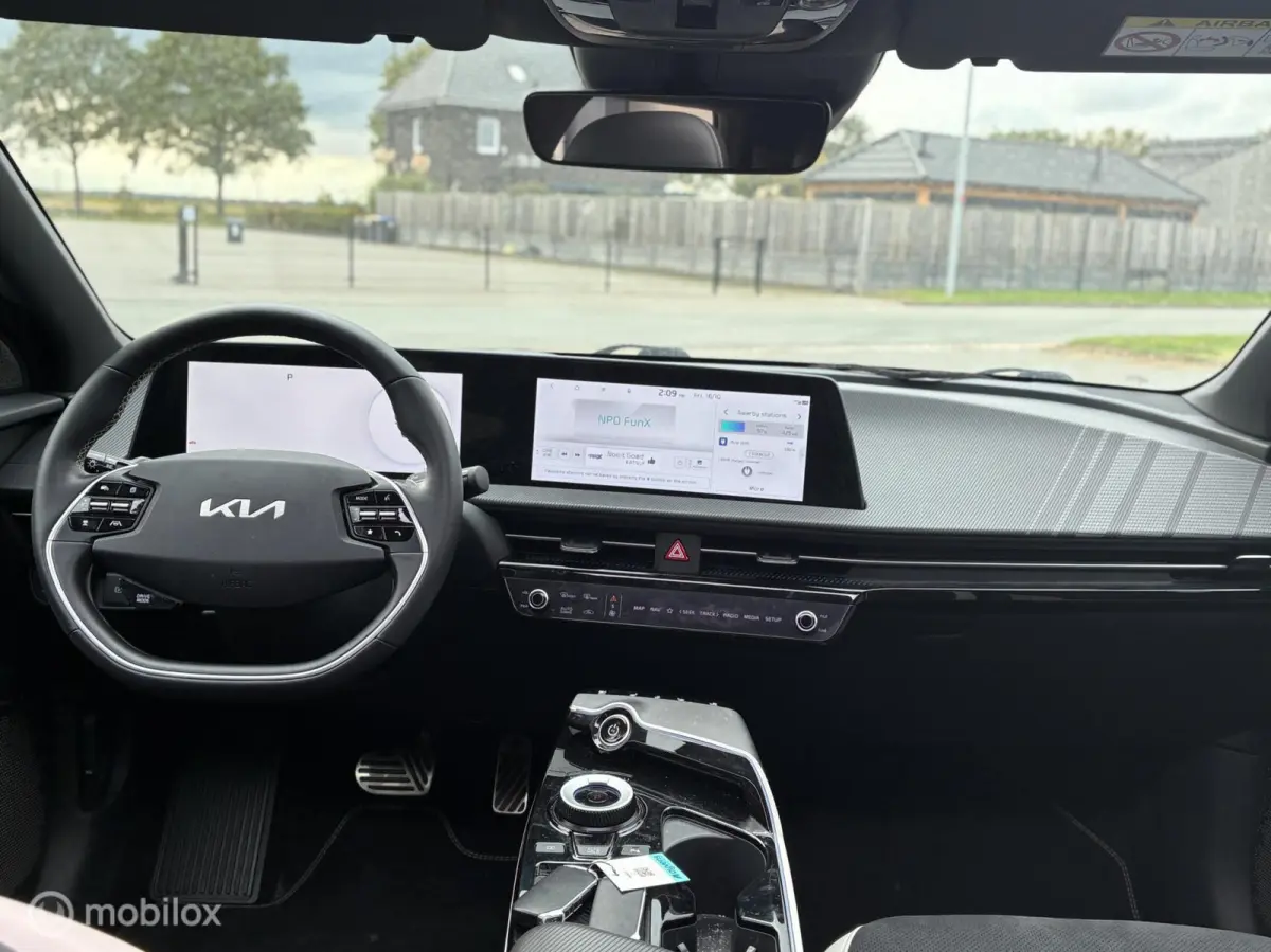 GT-Line 77.4 kWh RWD | SOH 100% | 360° CAMERA | HEAD-UP DISPLAY | PANORAMADAK | STOELKOELING | STOEL- & STUURVERWARMING