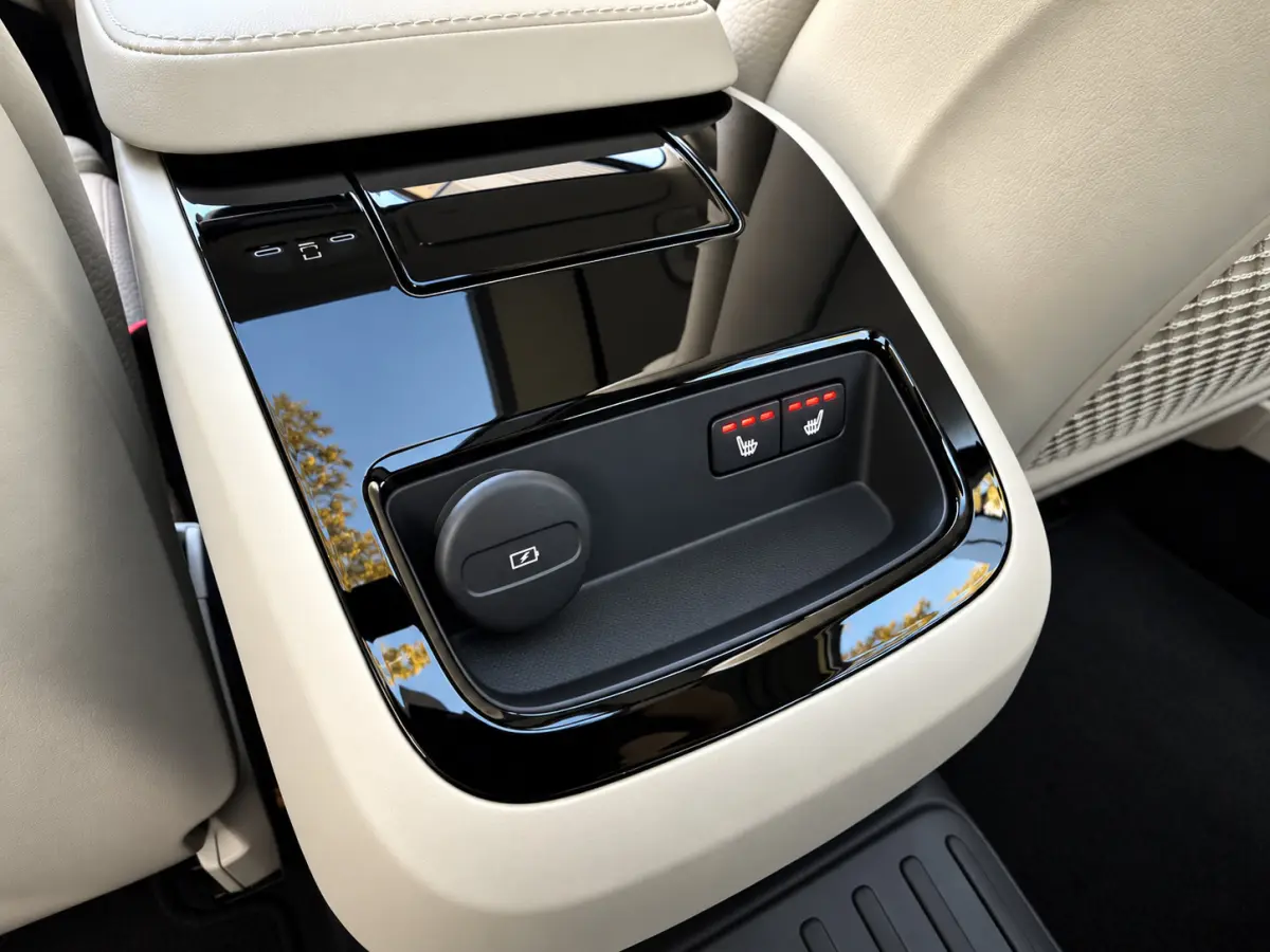 2.0 PHEV AWD Plus Bright *LongRange*Pano*Trekhaak