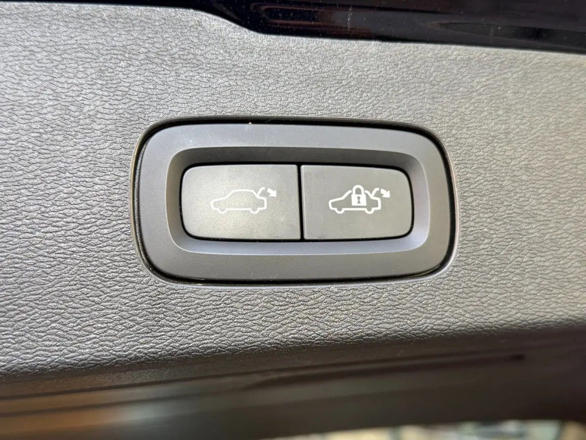 2.0 PHEV AWD Plus Bright *LongRange*Pano*Trekhaak