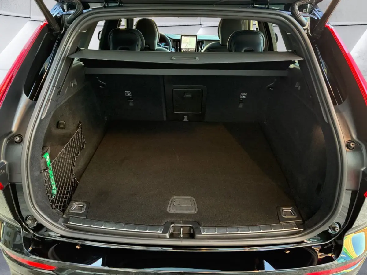 2.0 T8 Plug-in hybrid AWD BLACK EDITION (FACELIFT) ** PANO, ACC, HuD, 21-inch LMV ** 29k onder NP - UNFALLFREI ** ** INFORMEER OOK NAAR ONZE AANTREKKELIJKE FINANCIAL-LEASE TARIEVEN **