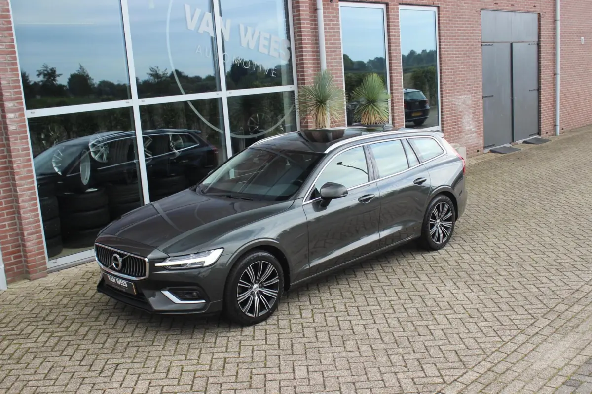 2.0 B3 Inscription | 2e eigenaar | Harman/Kardon | Cruise control adaptief | Panoramadak | Crystal Eye | Stoelverwarming | DAB | Navigatie | Carplay | LED | PDC