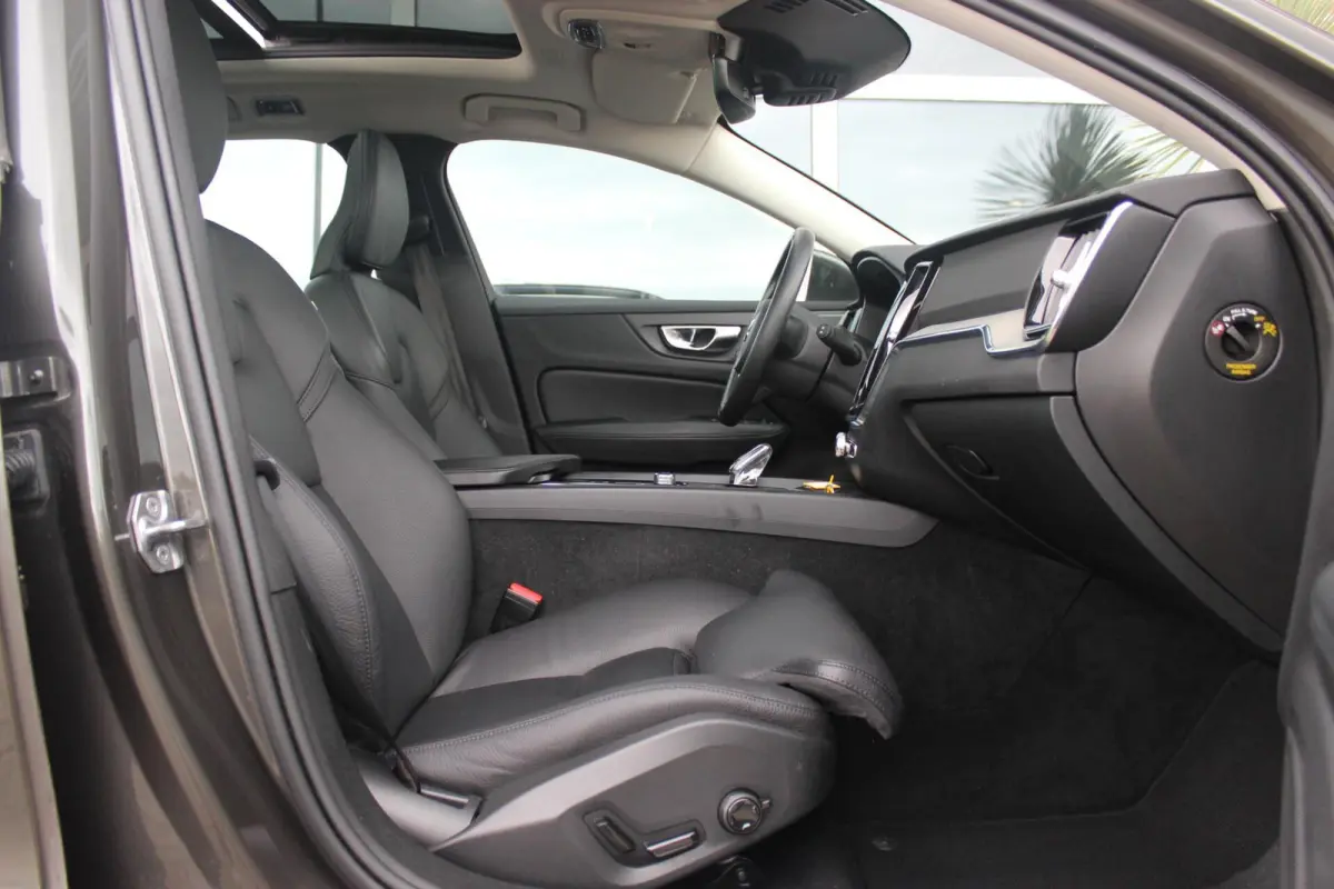 2.0 B3 Inscription | 2e eigenaar | Harman/Kardon | Cruise control adaptief | Panoramadak | Crystal Eye | Stoelverwarming | DAB | Navigatie | Carplay | LED | PDC