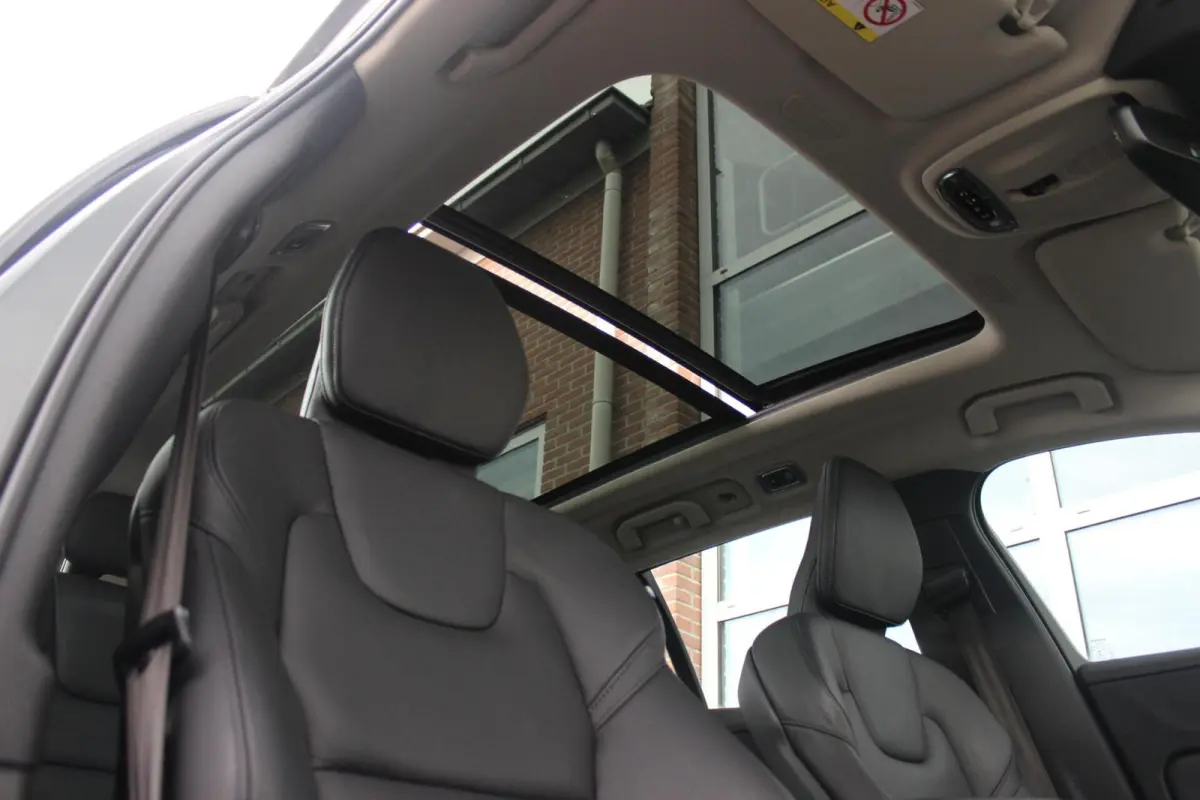 2.0 B3 Inscription | 2e eigenaar | Harman/Kardon | Cruise control adaptief | Panoramadak | Crystal Eye | Stoelverwarming | DAB | Navigatie | Carplay | LED | PDC