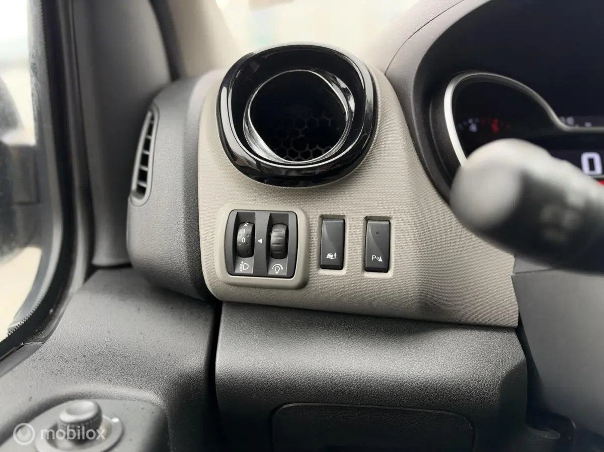 bestel 1.6 dCi T29 L2H1 Générique Ex BTW!