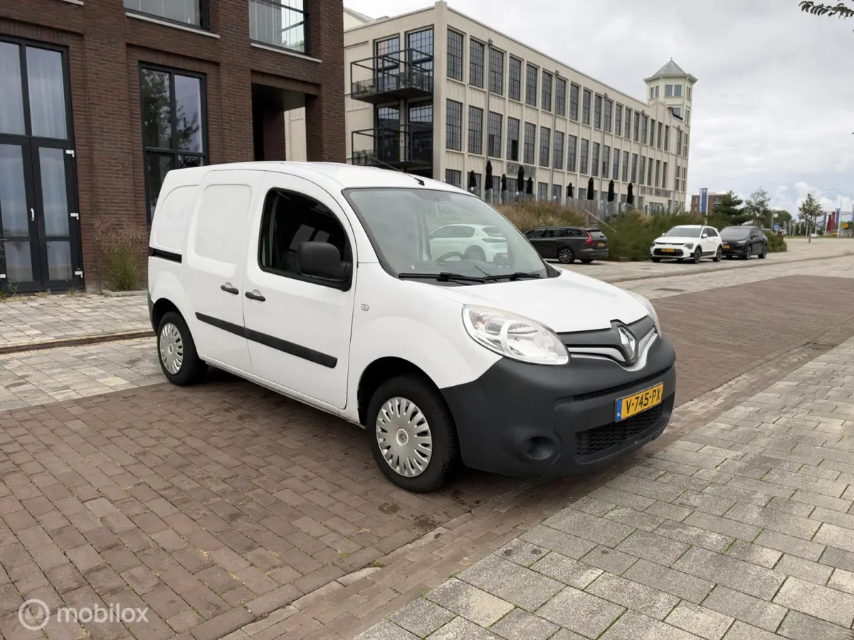bestel 1.5 dCi 75 Générique Pro Airco Ex BTW!