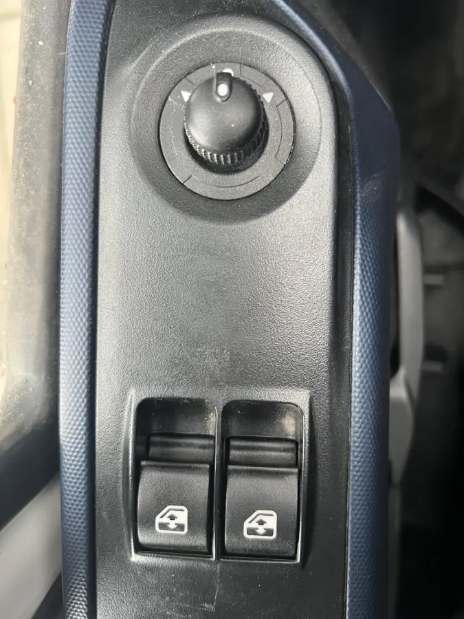 35S14 2.3 | AUTOMAAT | BAKWAGEN / MEUBELBAK | LAADKLEP | CAMERA | CLIMATE CONTROL | BLUETOOTH | ALL-SEASON BANDEN
