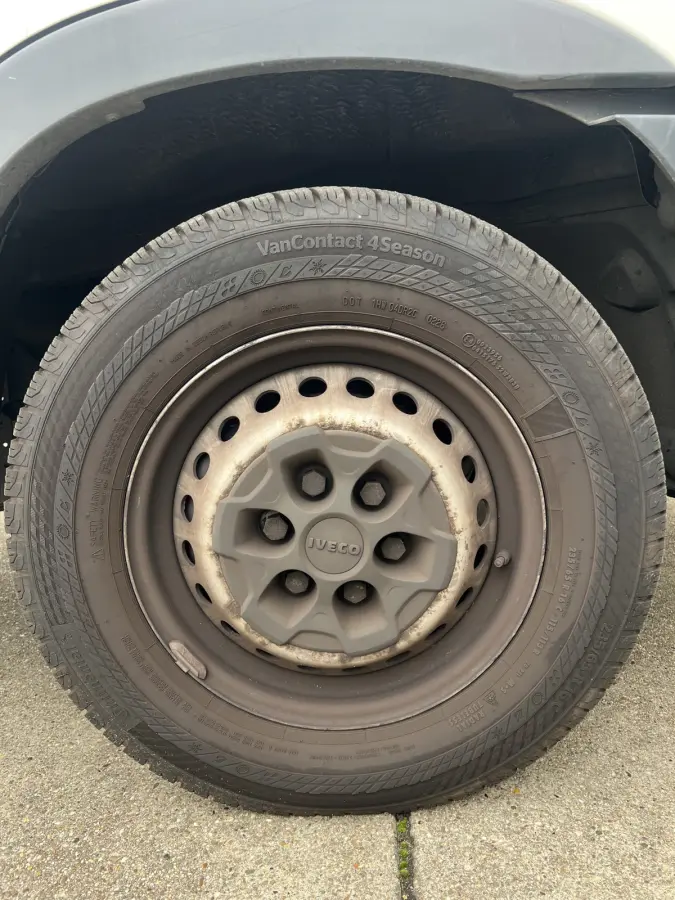 35S14 2.3 | AUTOMAAT | BAKWAGEN / MEUBELBAK | LAADKLEP | CAMERA | CLIMATE CONTROL | BLUETOOTH | ALL-SEASON BANDEN