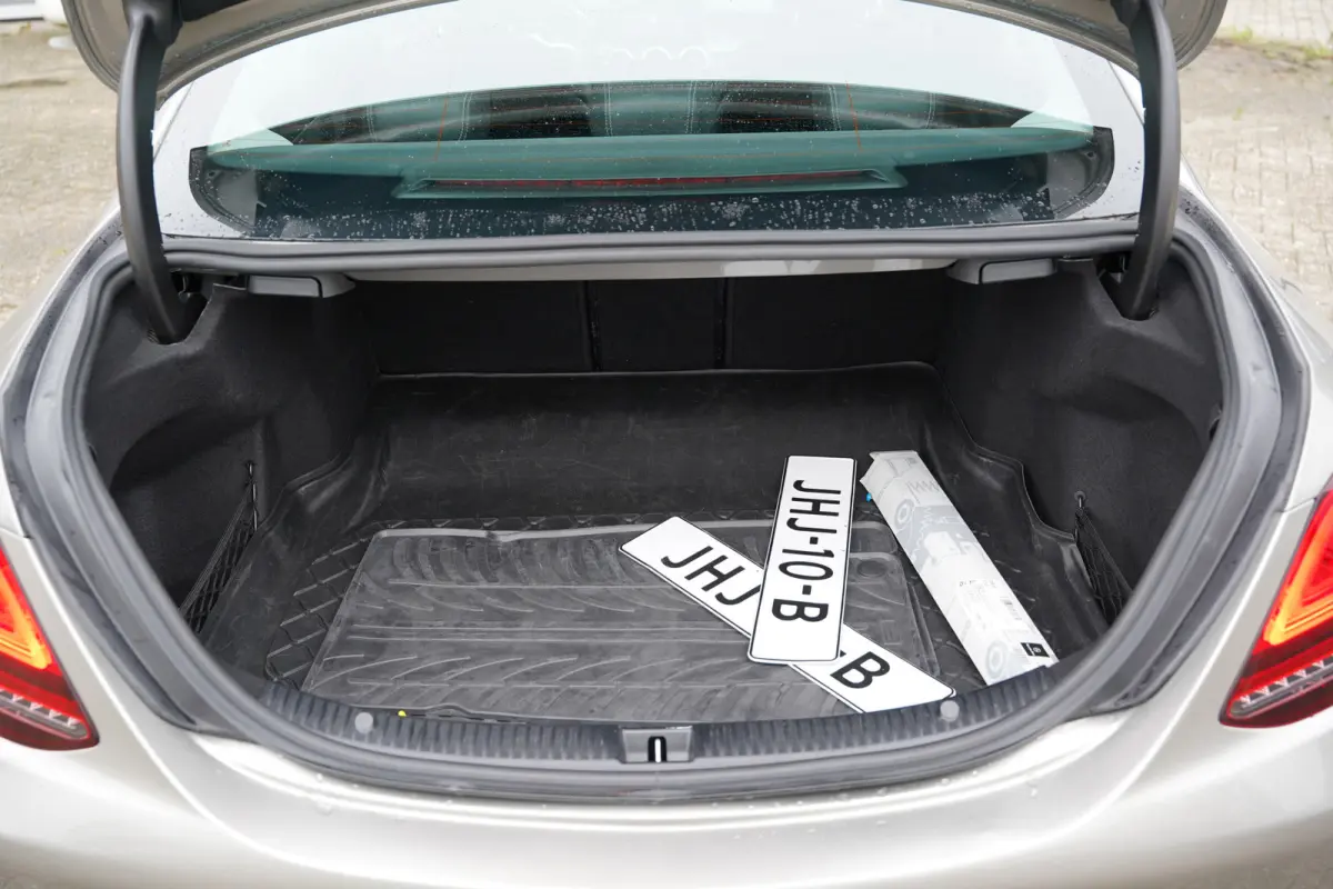 200 d Business Solution 160pk | Apple Carplay/Android Auto | Lederen bekleding | LED koplampen | Navigatiesysteem full map | Parkeersensor voor en achter | Trekhaak | Voorstoelen verwarmd | 