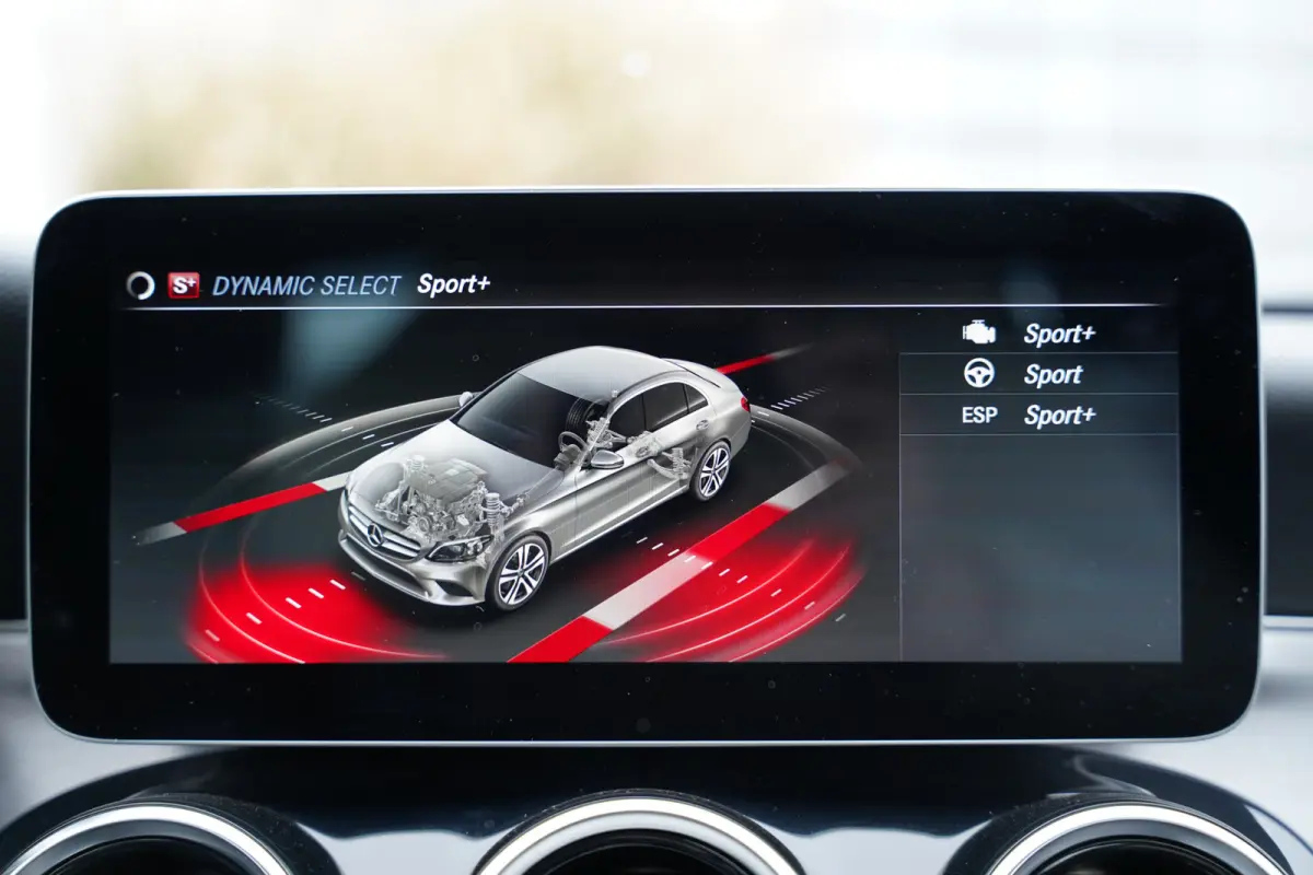 200 d Business Solution 160pk | Apple Carplay/Android Auto | Lederen bekleding | LED koplampen | Navigatiesysteem full map | Parkeersensor voor en achter | Trekhaak | Voorstoelen verwarmd | 