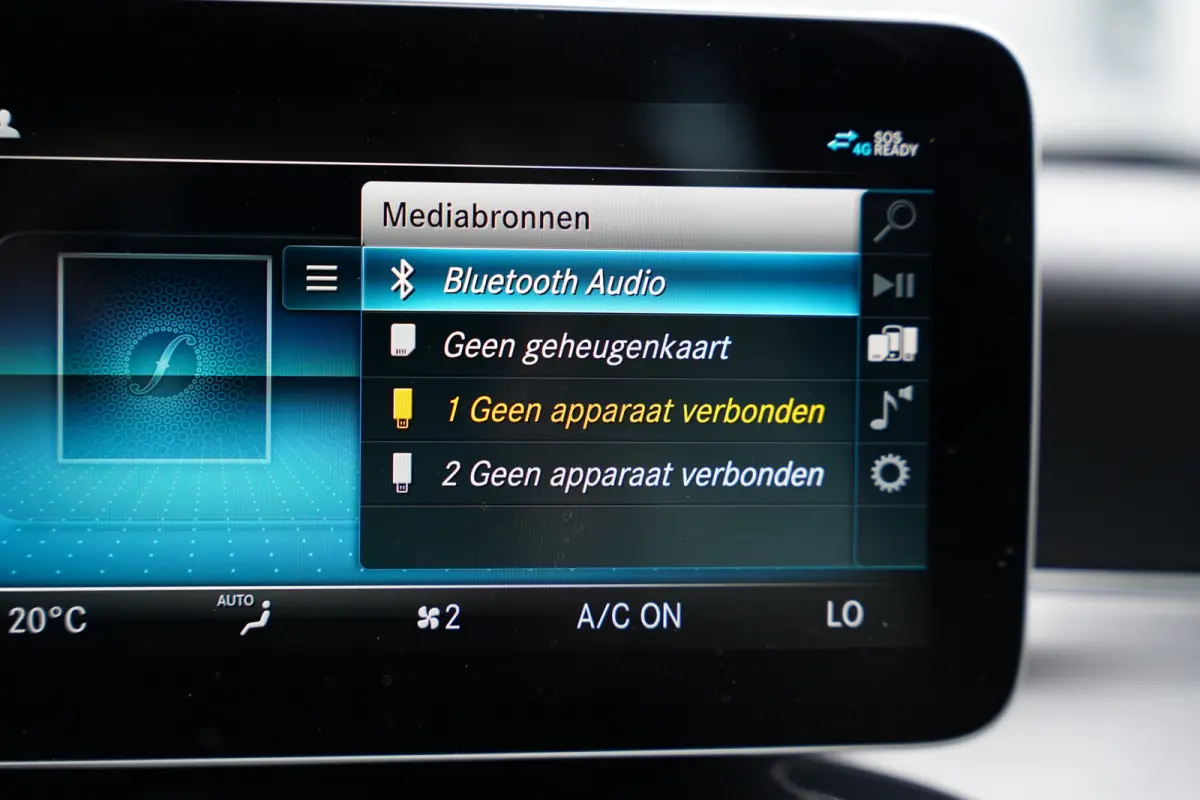 200 d Business Solution 160pk | Apple Carplay/Android Auto | Lederen bekleding | LED koplampen | Navigatiesysteem full map | Parkeersensor voor en achter | Trekhaak | Voorstoelen verwarmd | 