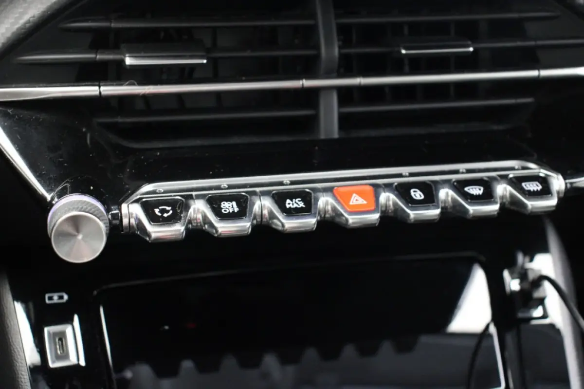 1.2 PureTech Allure Pack - Digitaal Cockpit, Carplay, Camera, Half Leer,