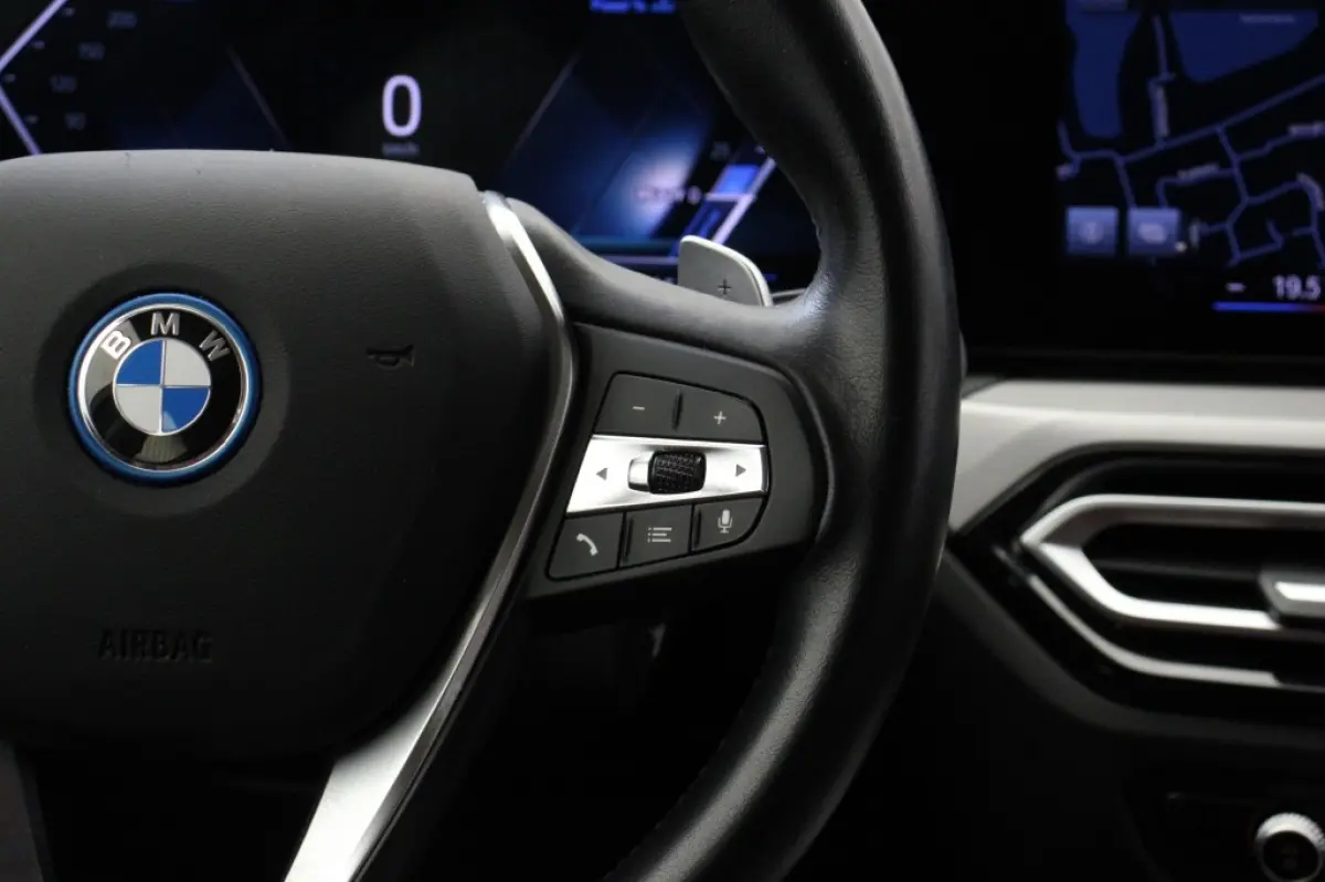 330e - Digitaal Cockpit, Carplay, Leer, Stoelverw.
