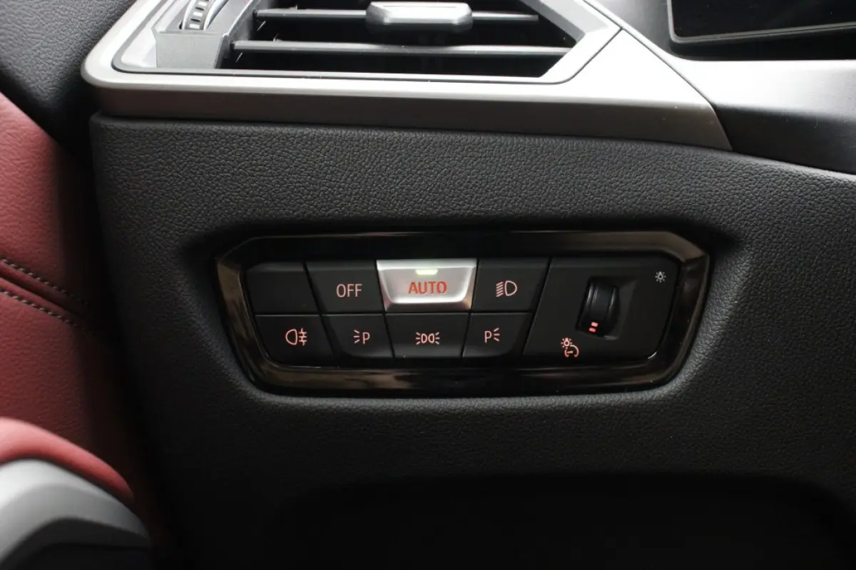330e - Digitaal Cockpit, Carplay, Leer, Stoelverw.