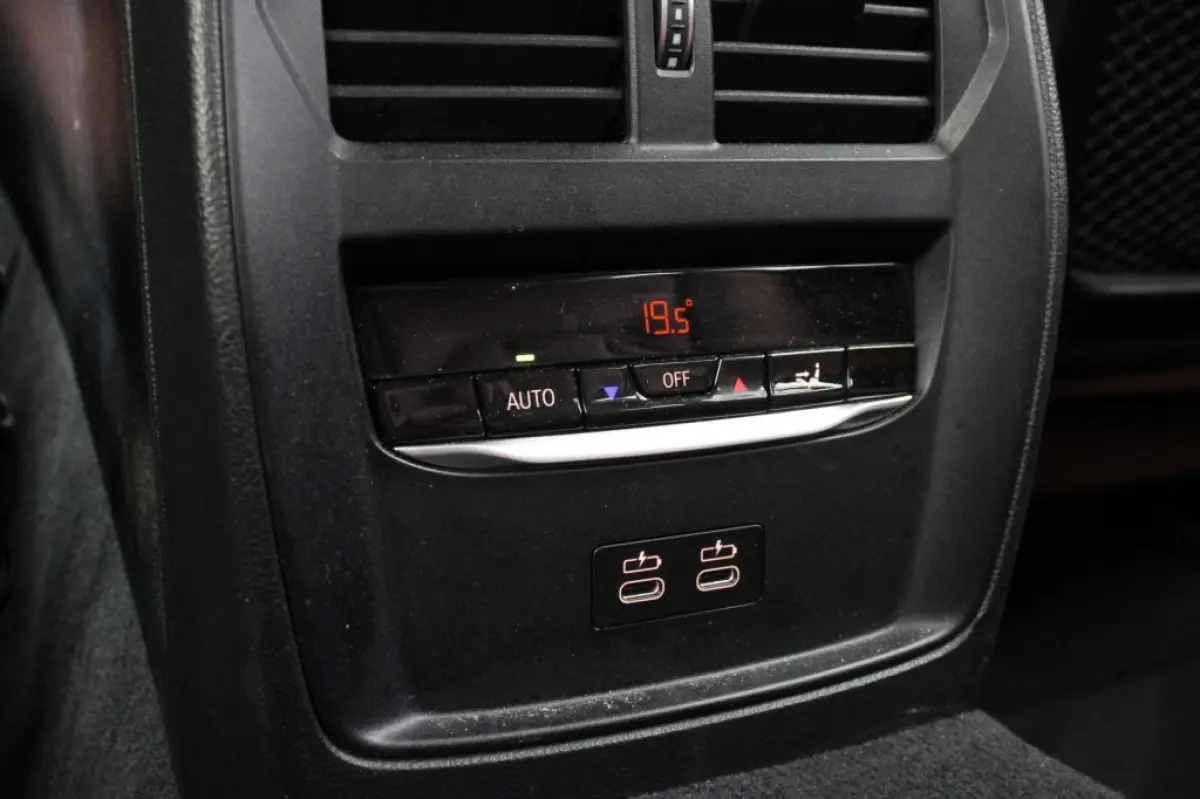 330e - Digitaal Cockpit, Carplay, Leer, Stoelverw.