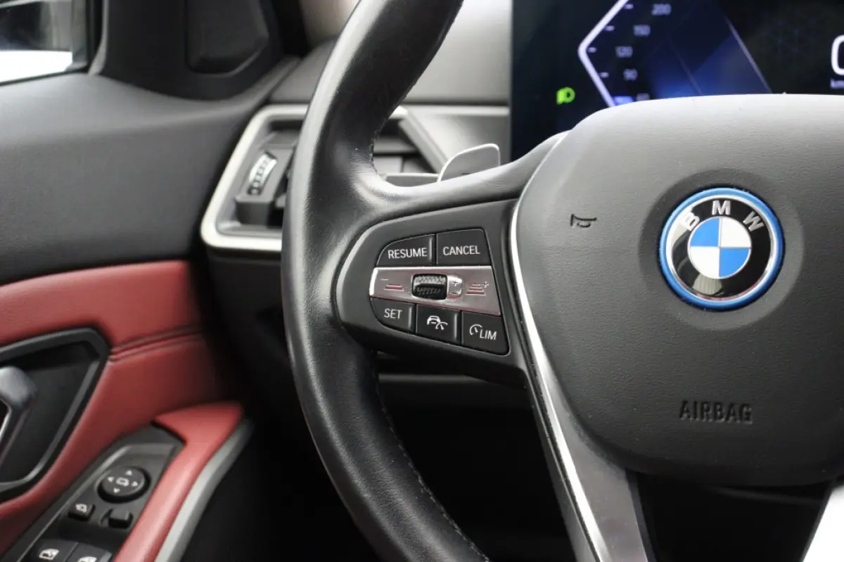 330e - Digitaal Cockpit, Carplay, Leer, Stoelverw.