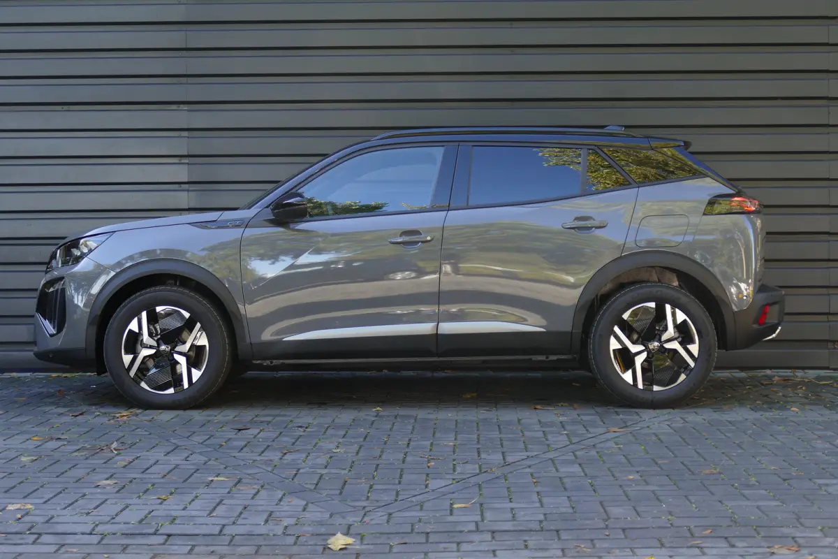 GT | Active Safety Brake met camera en radar (automatisch noodremsysteem) met Distance Alert (waarschuwing dreigende aanrijding) | Advanced Active Safety Brake met camera en radar | Climate 