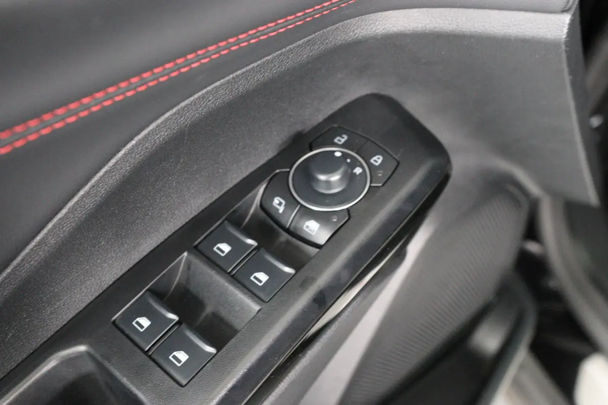 1.0 EcoBoost ST-Line X | Open Dak | LED | Cruise Adaptive | Winterpack | 360 Camera | Clima | Navi | BLIS | Elk. Achterklep | Keyless | Lichtmetalen Velgen