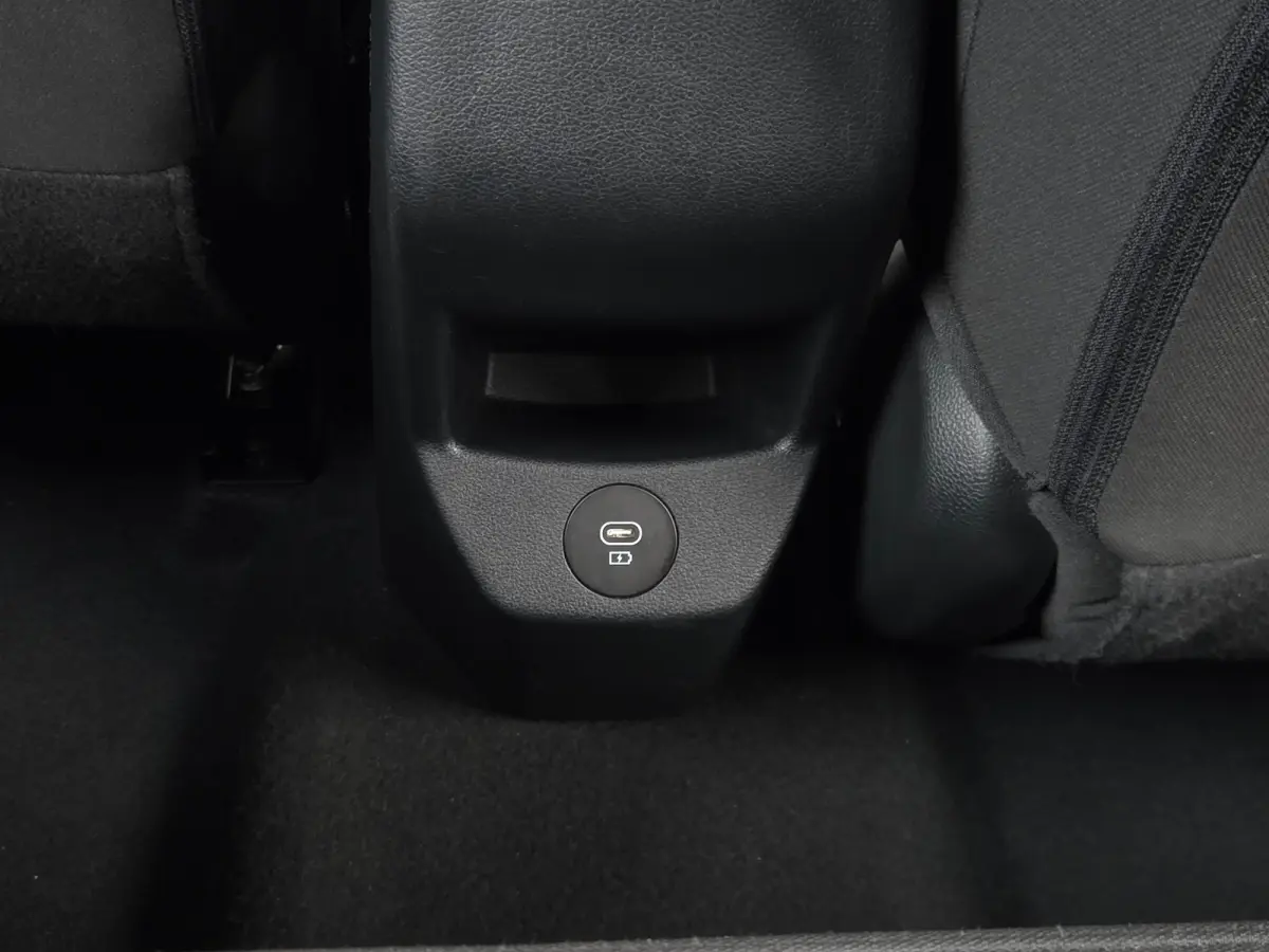 1.0 T-GDI 100pk Comfort | Airco | Camera | Carplay | Cruise control | Dodehoek detectie | Navigatie | Parkeersensoren | Digitaal cockpit | Lichtmetalen velgen