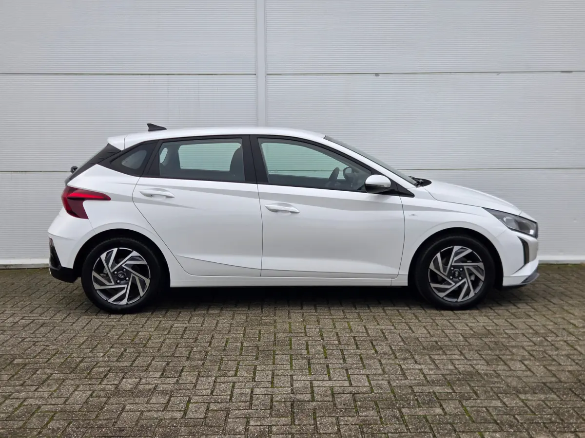 1.0 T-GDI 100pk Comfort | Airco | Camera | Carplay | Cruise control | Dodehoek detectie | Navigatie | Parkeersensoren | Digitaal cockpit | Lichtmetalen velgen